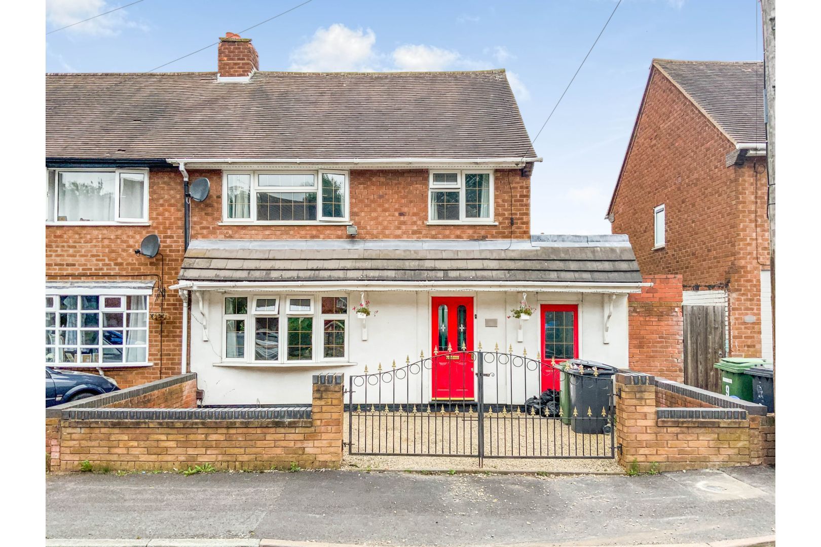 3 bed semidetached house for sale in Simmons Road, Wolverhampton WV11