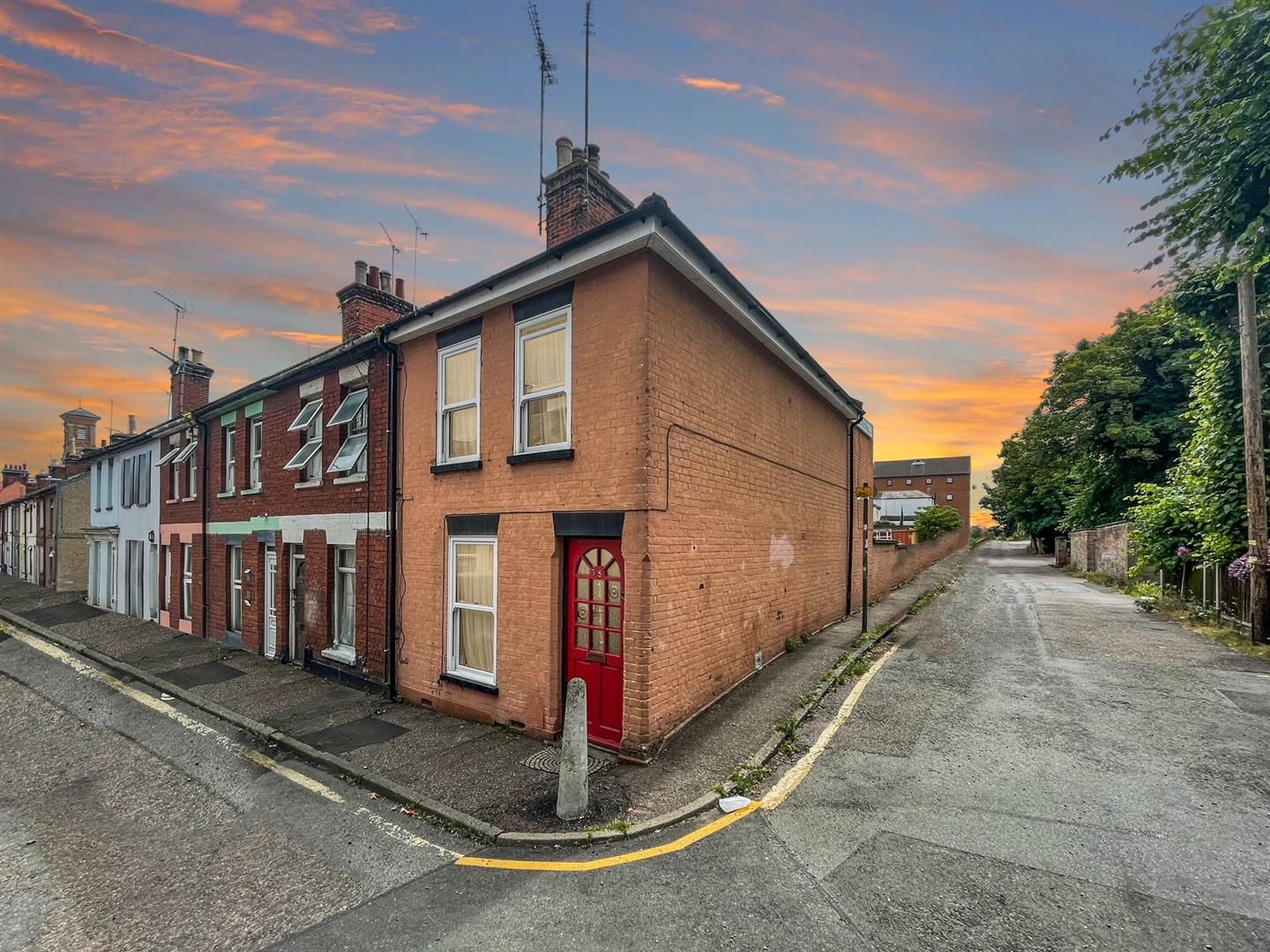 2 bed end terrace house for sale in Hordle Street, Dovercourt, Harwich