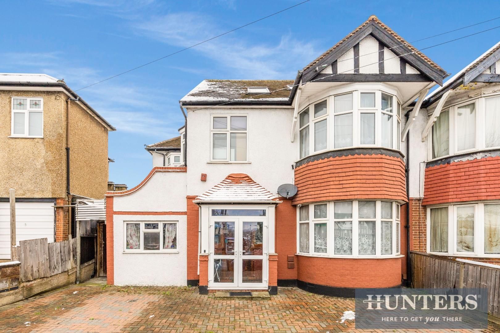 6 bed semidetached house for sale in Tolworth Rise North, Tolworth