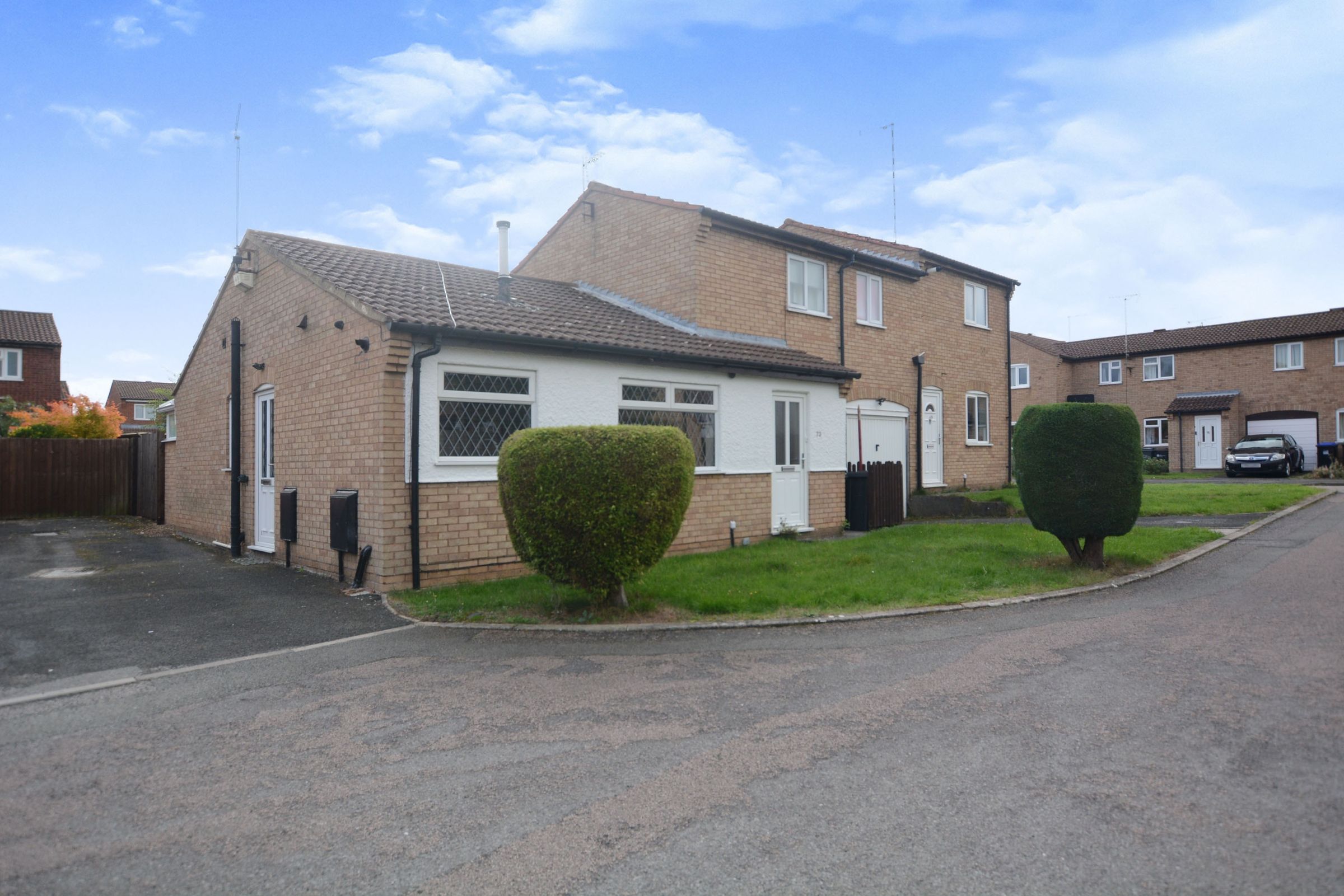 2 bed bungalow for sale in Lincoln Way, Daventry NN11 Zoopla