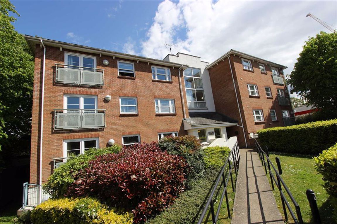 814 Green Lanes, Winchmore Hill, London N21  