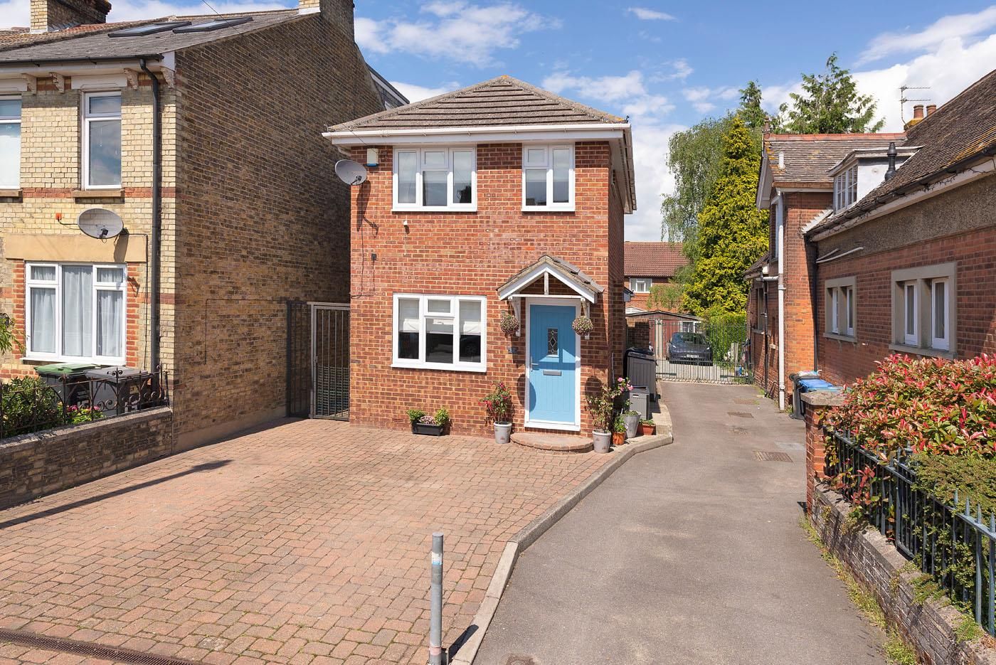 2 bed detached house for sale in Queens Avenue, Snodland ME6 Zoopla