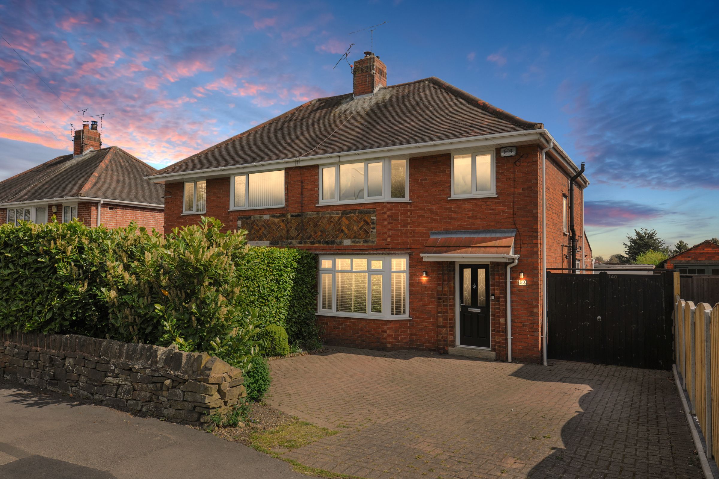 3 bed semidetached house for sale in Walton Road, Walton, Chesterfield