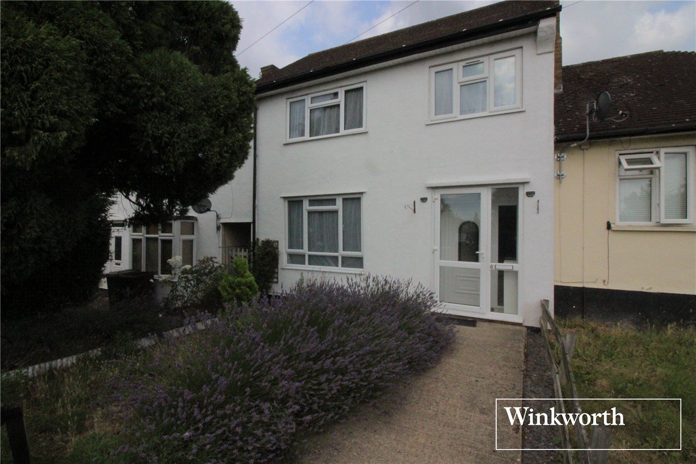 3 bed terraced house to rent in Stannington Path, Borehamwood