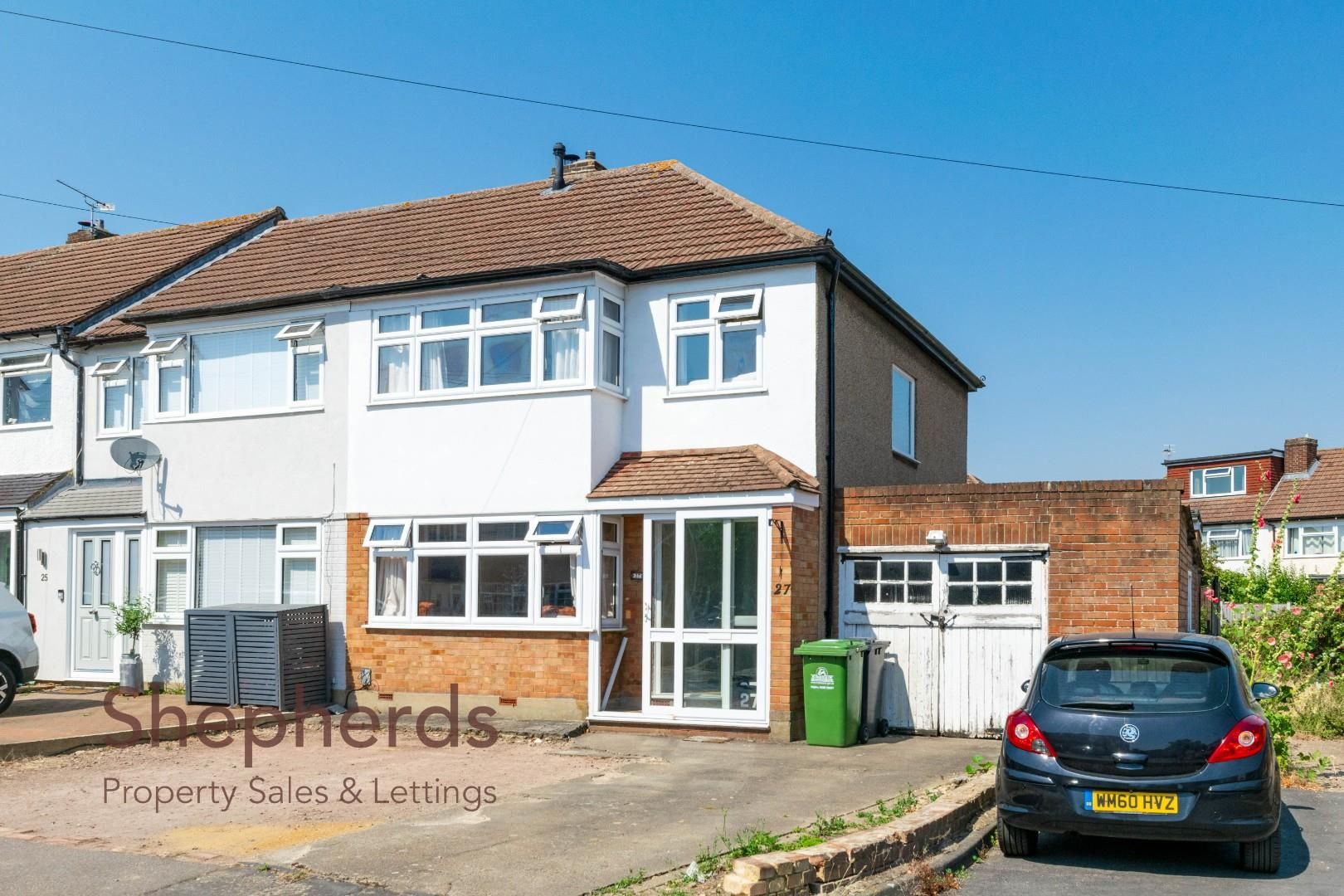 4 bed end terrace house for sale in Moreton Close, West Cheshunt EN7