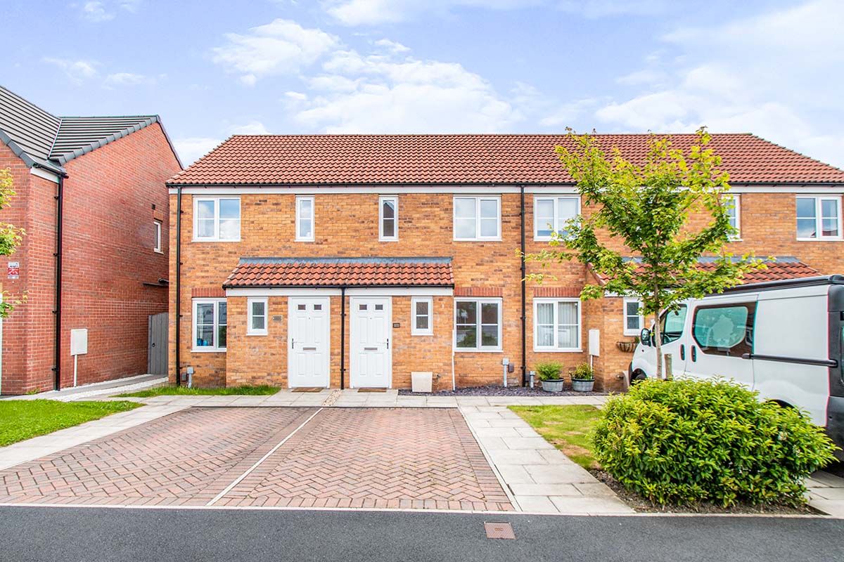 2 bed terraced house to rent in Settle Vale, Morley, Leeds, West