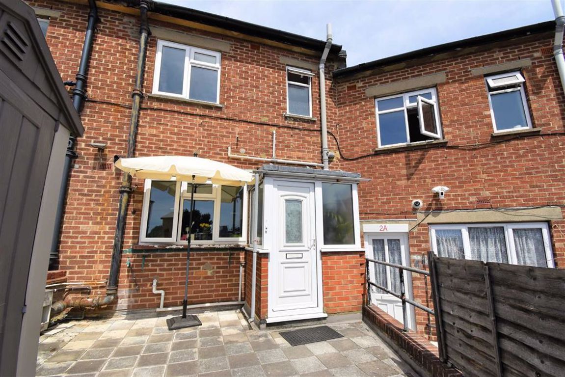 2 bed flat for sale in Pembroke Road, Ruislip Manor, Ruislip HA4 Zoopla