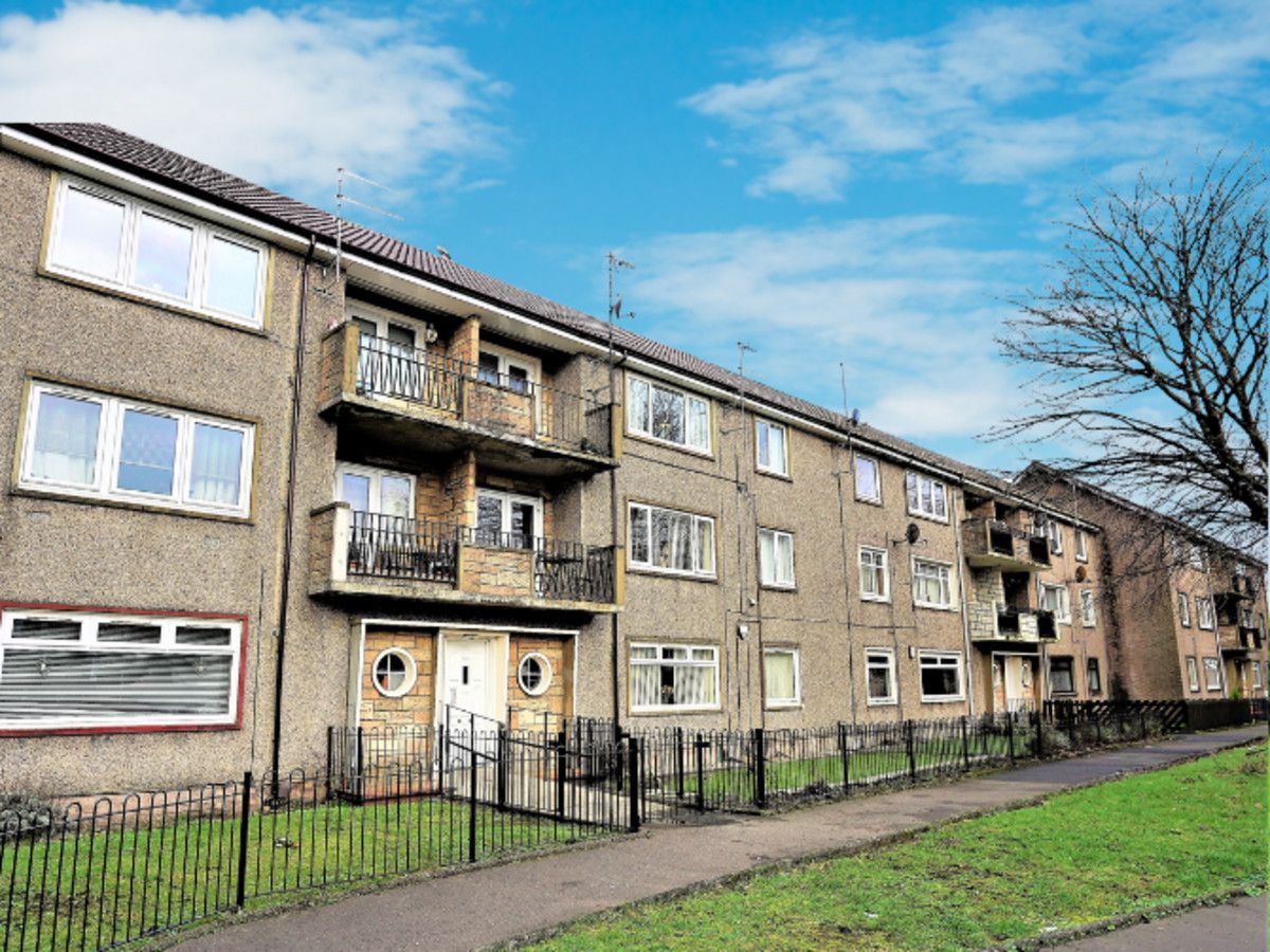 2 bed flat for sale in Broomlands Drive, Irvine KA12 Zoopla
