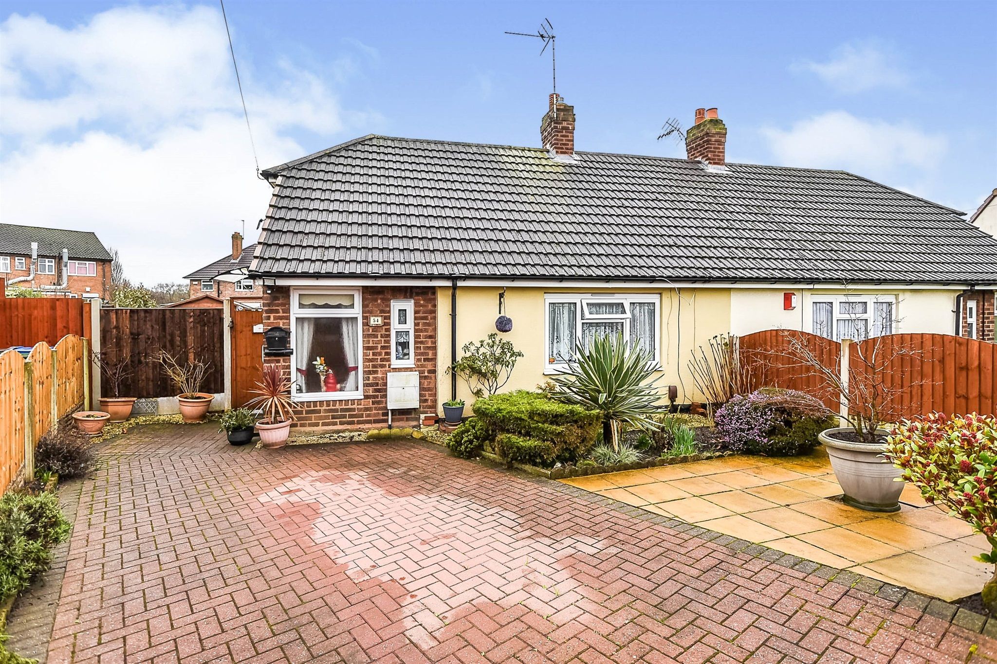 Yew Tree Lane, Wednesbury WS10  