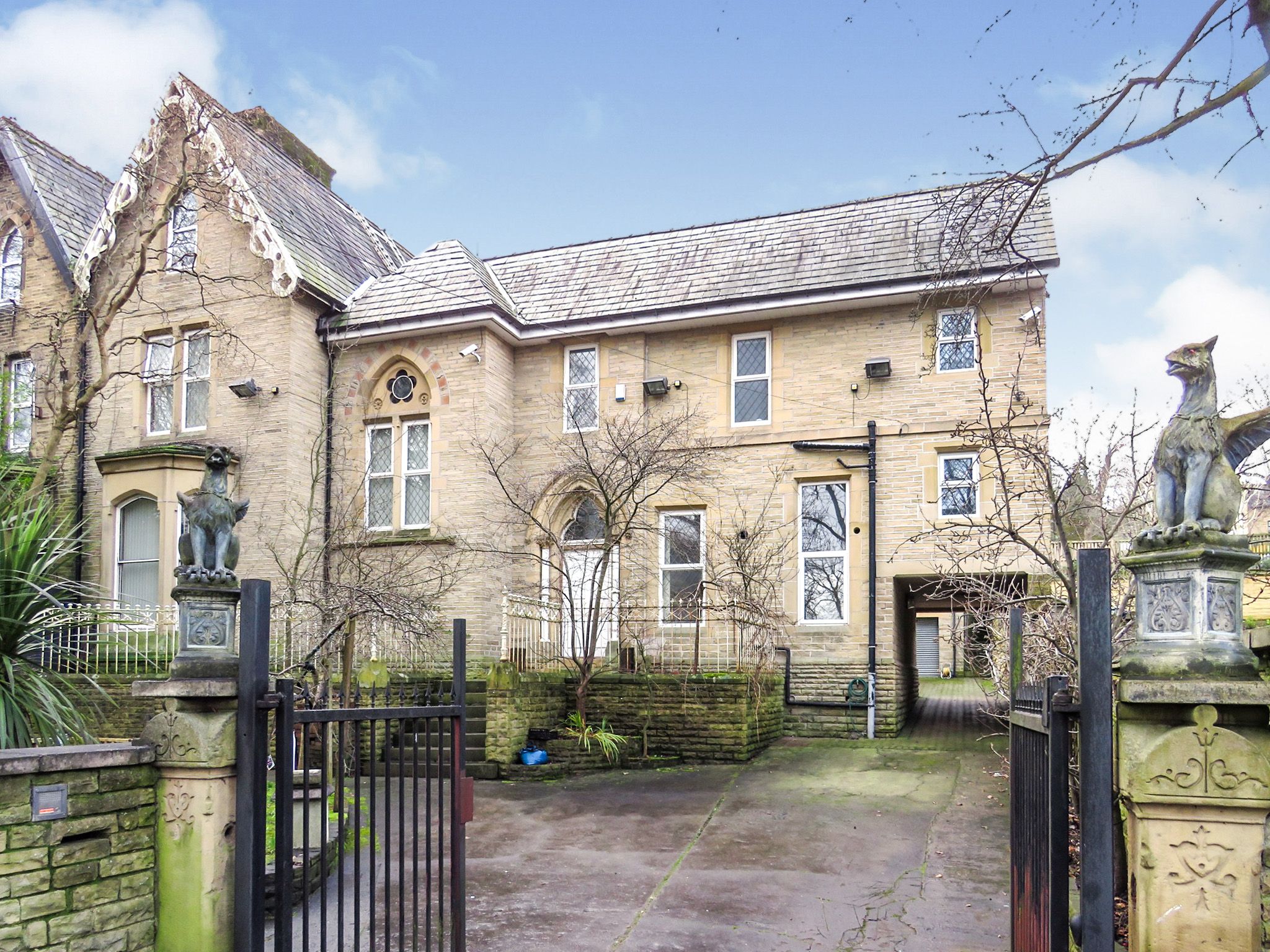 Oak Villas, Bradford BD8  