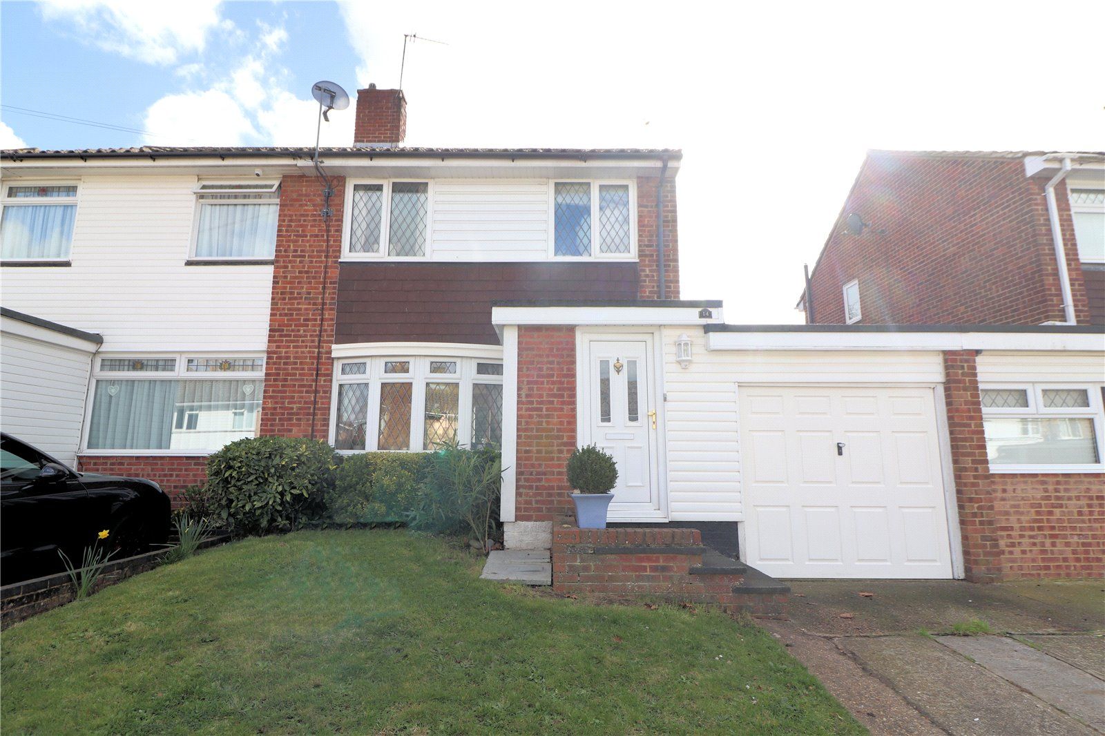 3 bed semidetached house for sale in Taunton Close, Barnehurst, Kent