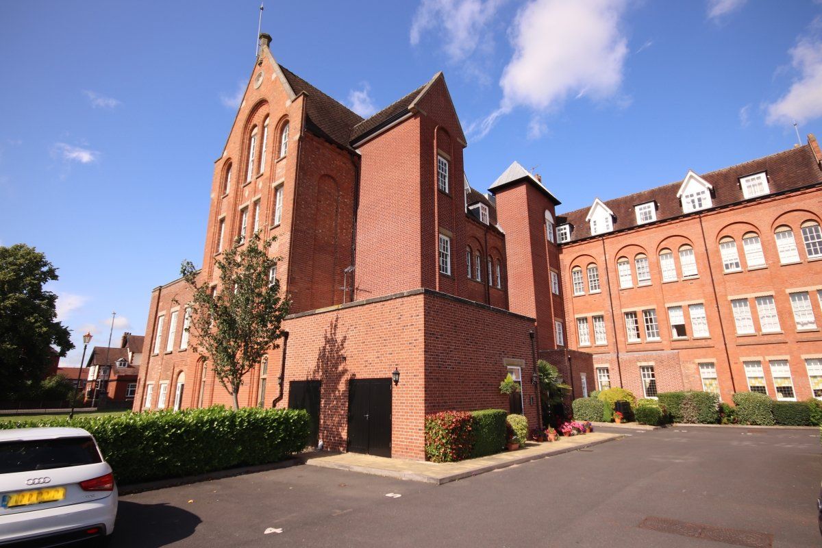 1 bed flat for sale in College Gate, Salisbury Close, Crewe, Cheshire