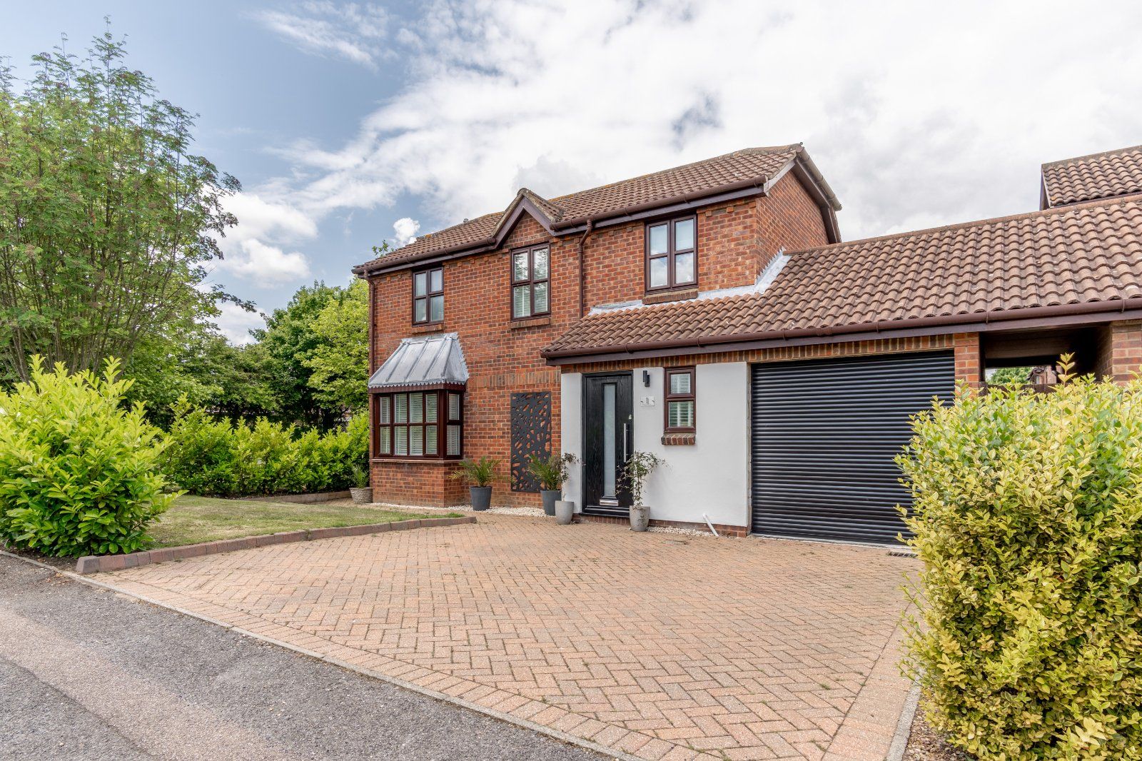 3 bed linkdetached house for sale in Larchwood, Thorley,