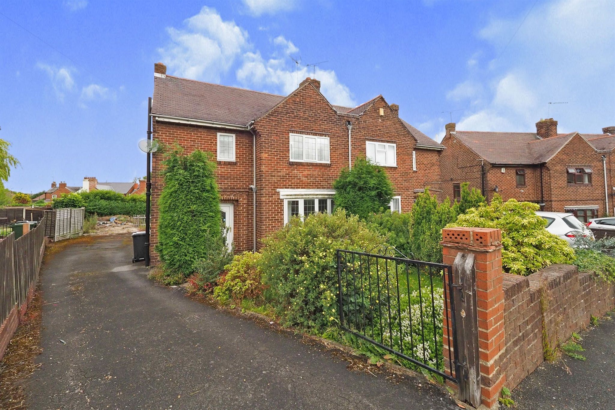 3 bed semidetached house for sale in Windmill Avenue, Kilburn, Belper