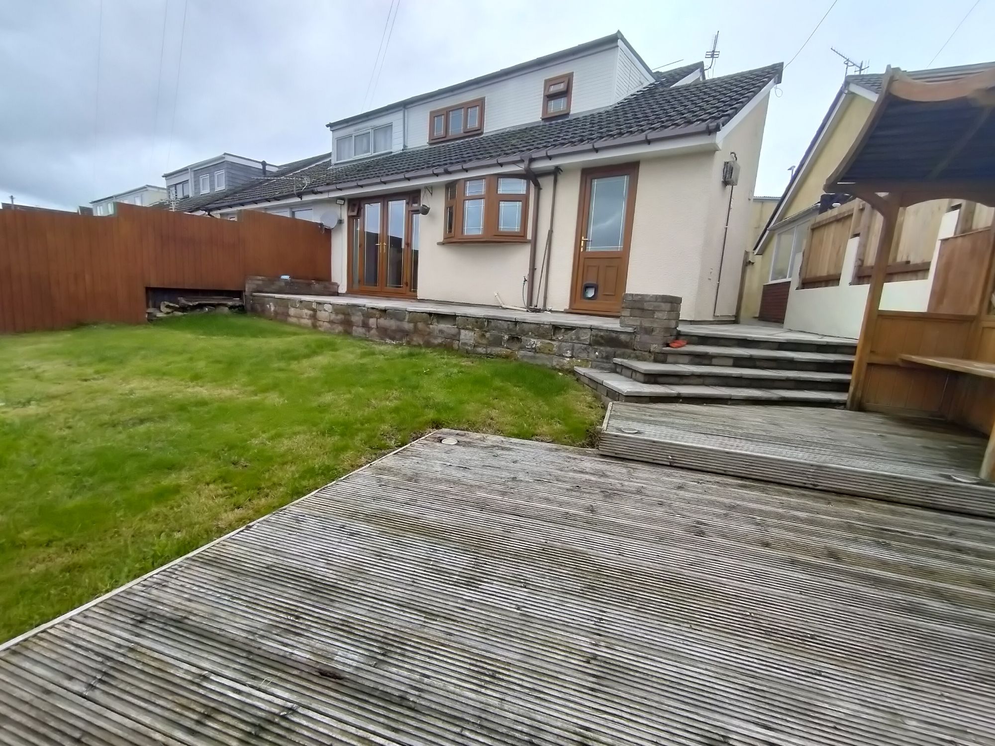 5 bed semidetached house to rent in The Links, Trevethin, Pontypool