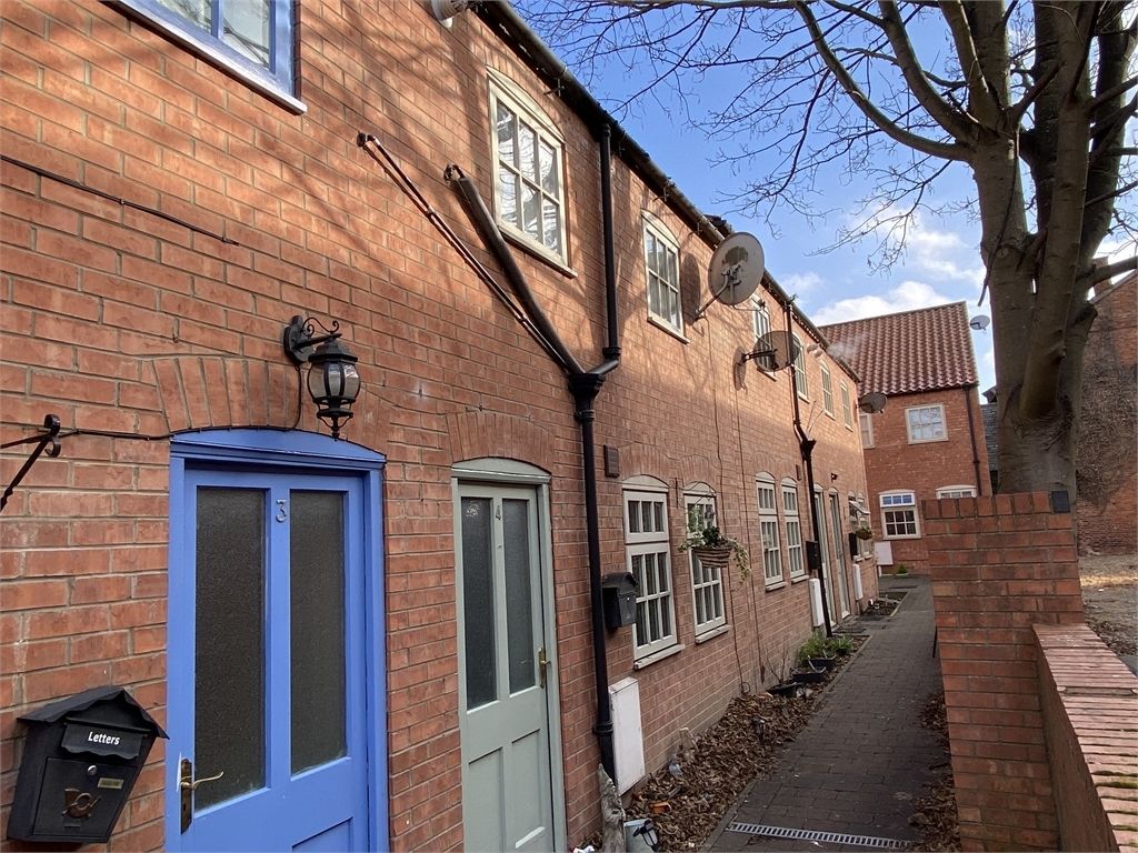 2 bed terraced house for sale in Loveridge Mews, Newark