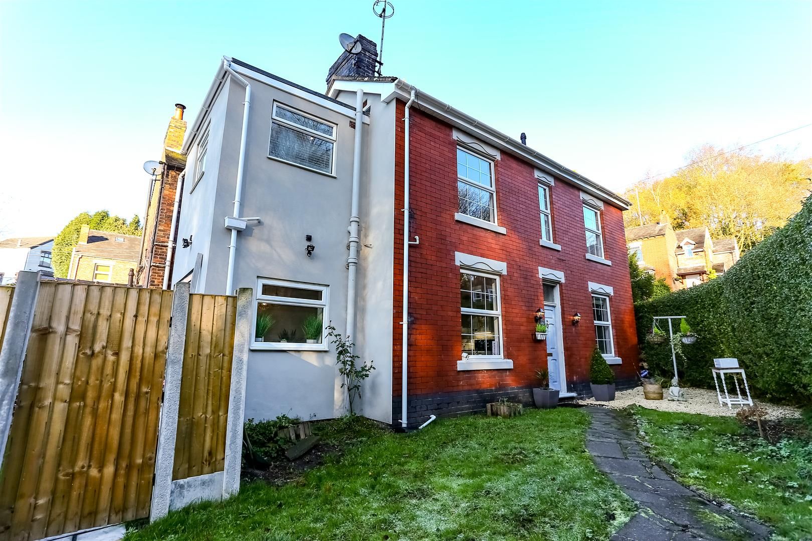 2 bed detached house for sale in Ravenscliffe Road, Kidsgrove, StokeOn
