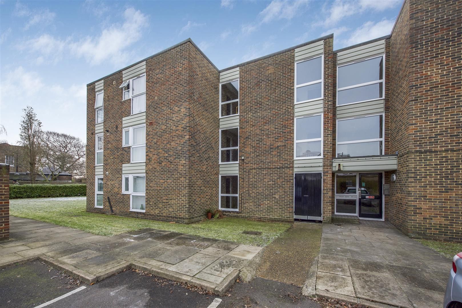 2 bed flat for sale in Cross Deep, Twickenham TW1 Zoopla