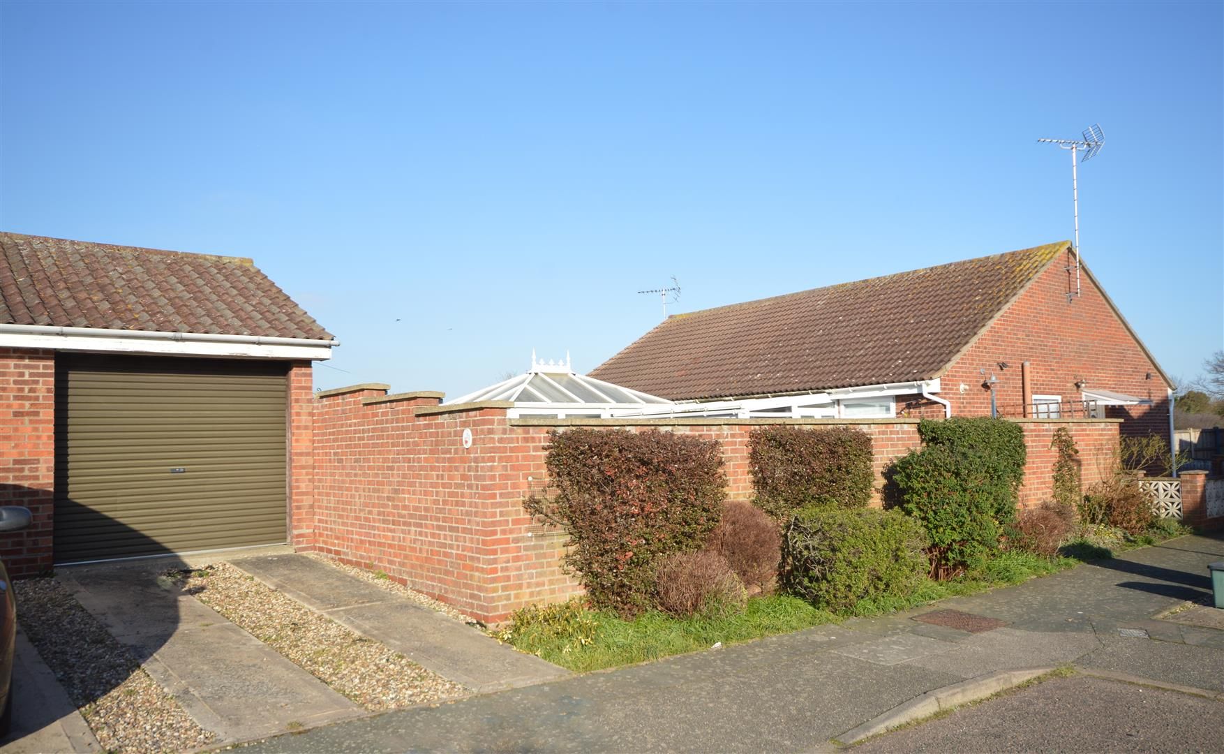 2 bed semidetached bungalow for sale in Chipstead Walk, ClactonOnSea