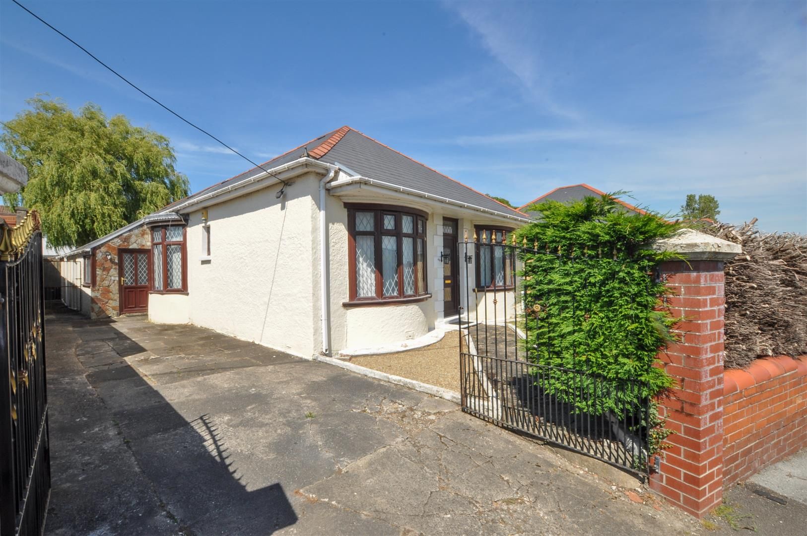 3 bed detached bungalow for sale in Bryngwyn Road, Dafen, Llanelli SA14 Zoopla