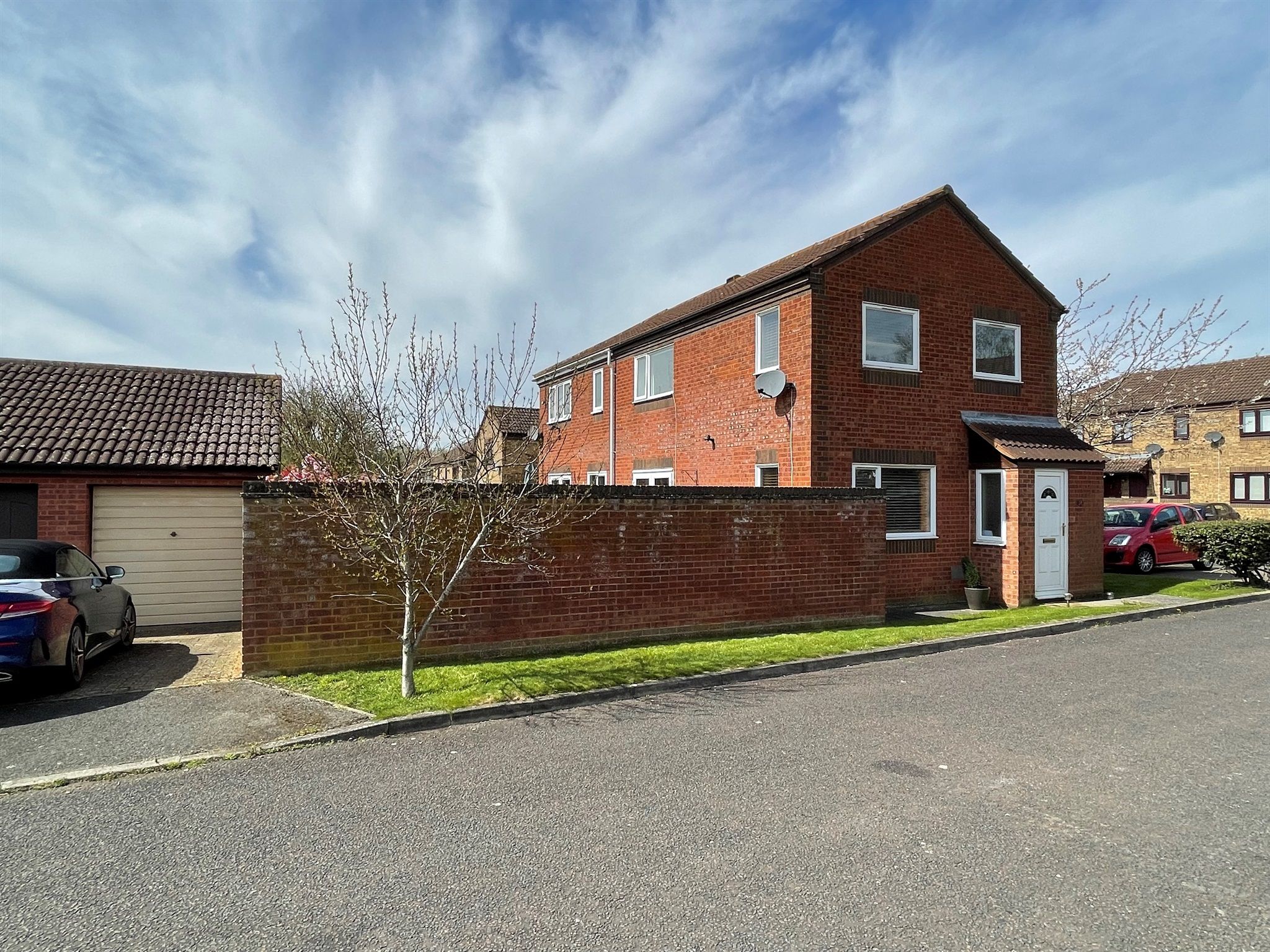 3 bed semidetached house for sale in Burghley Court, Great Holm, Milton Keynes MK8 Zoopla