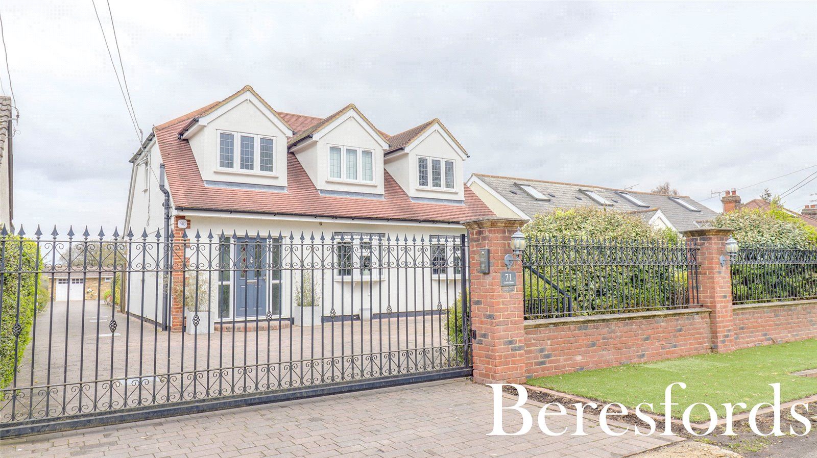 4 bed detached house for sale in Coxtie Green Road, Pilgrims Hatch CM14