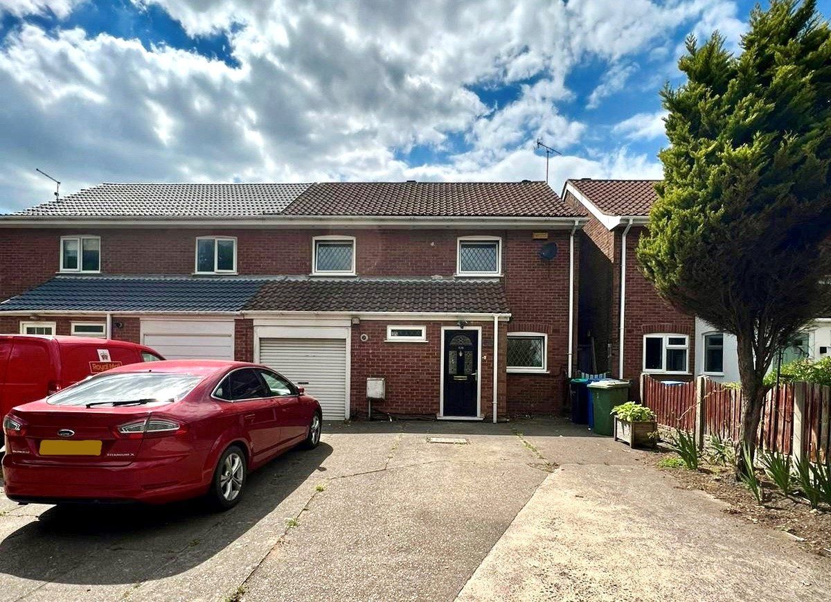 4 bed semidetached house for sale in Oak Tree Lane, Mansfield, Nottinghamshire NG18 Zoopla