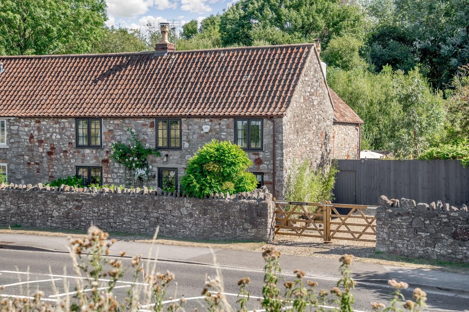 4 bed semidetached house for sale in Station Road, Congresbury