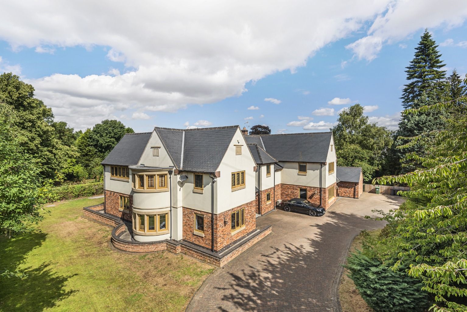 5 bed detached house for sale in Magyar Crescent, Whitestone, Nuneaton