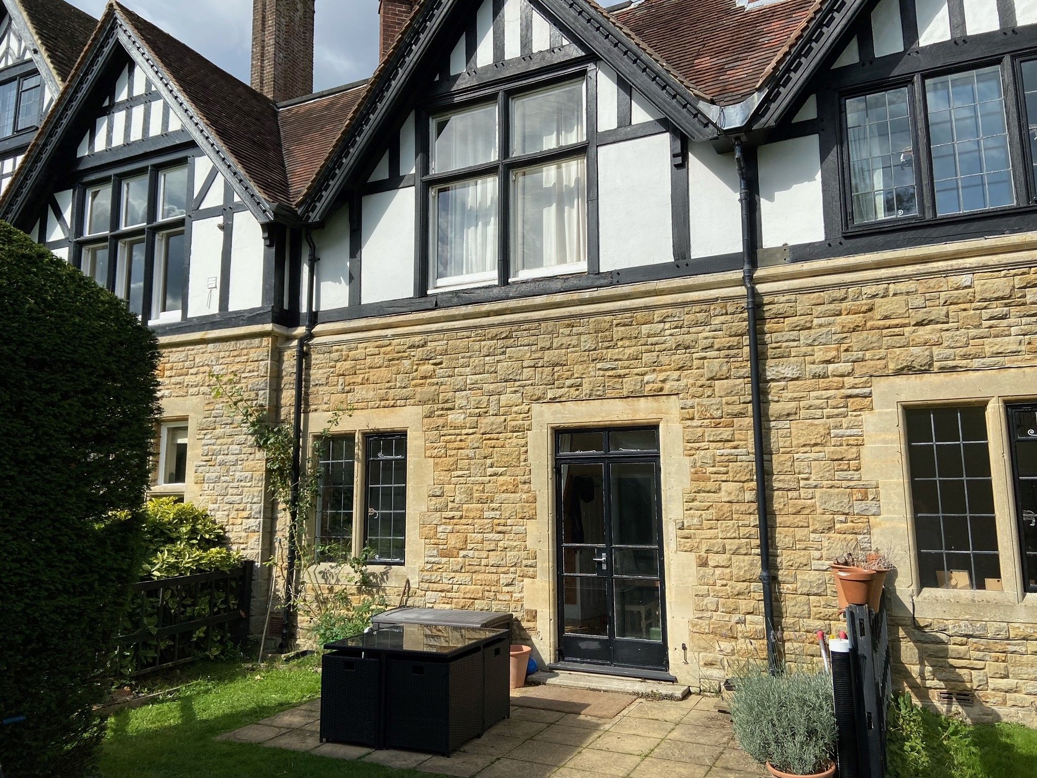 3 bed mews house for sale in Roffey Park, Forest Road, Horsham RH12