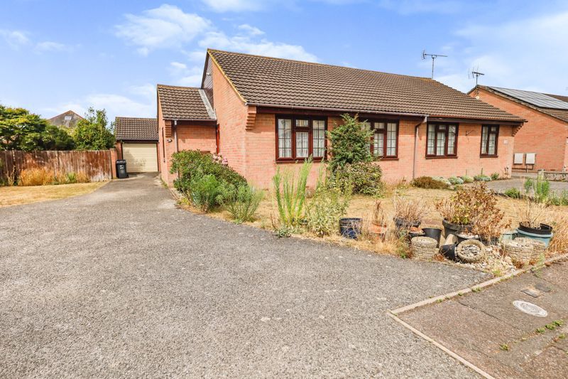 3 bed semidetached bungalow for sale in Ashburton Gardens, Bournemouth