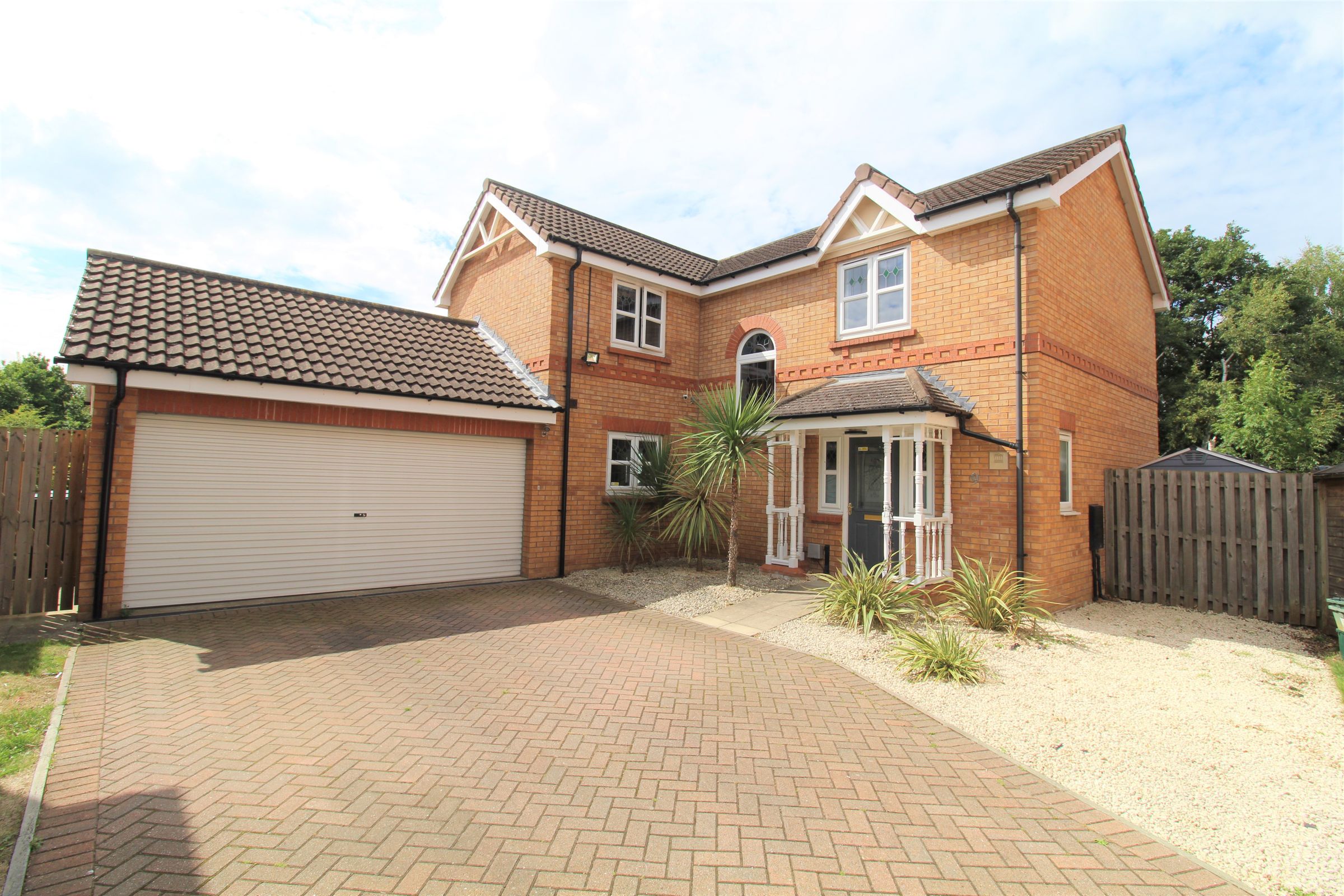4 bed detached house for sale in Barber Close, Armthorpe, Doncaster DN3