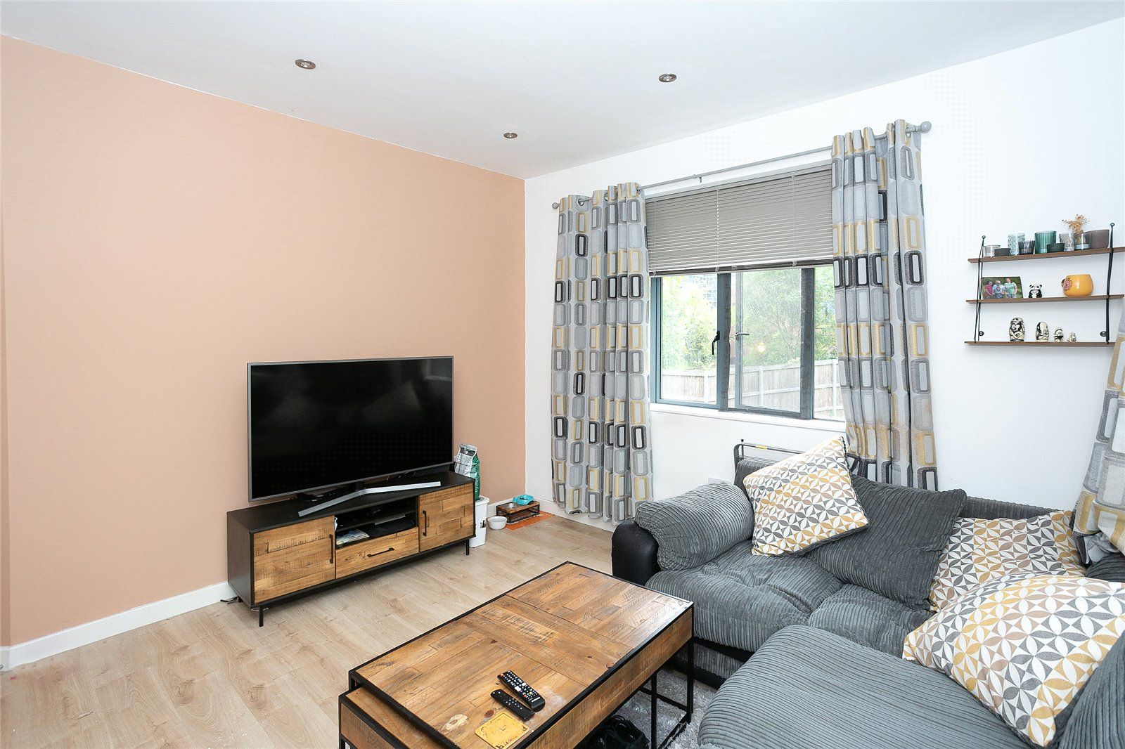 1 bed flat for sale in Wolsey Road, Hemel Hempstead HP2 Zoopla