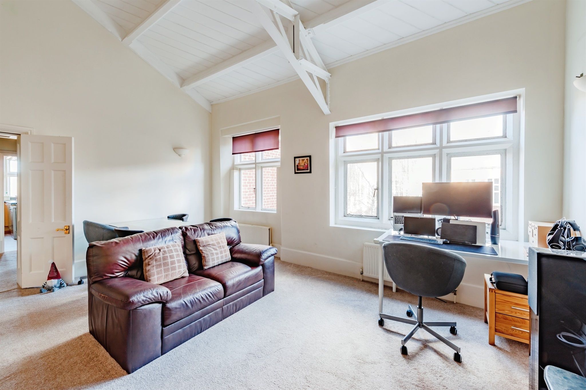 2 bed flat for sale in Royal Earlswood Park, Redhill RH1 Zoopla