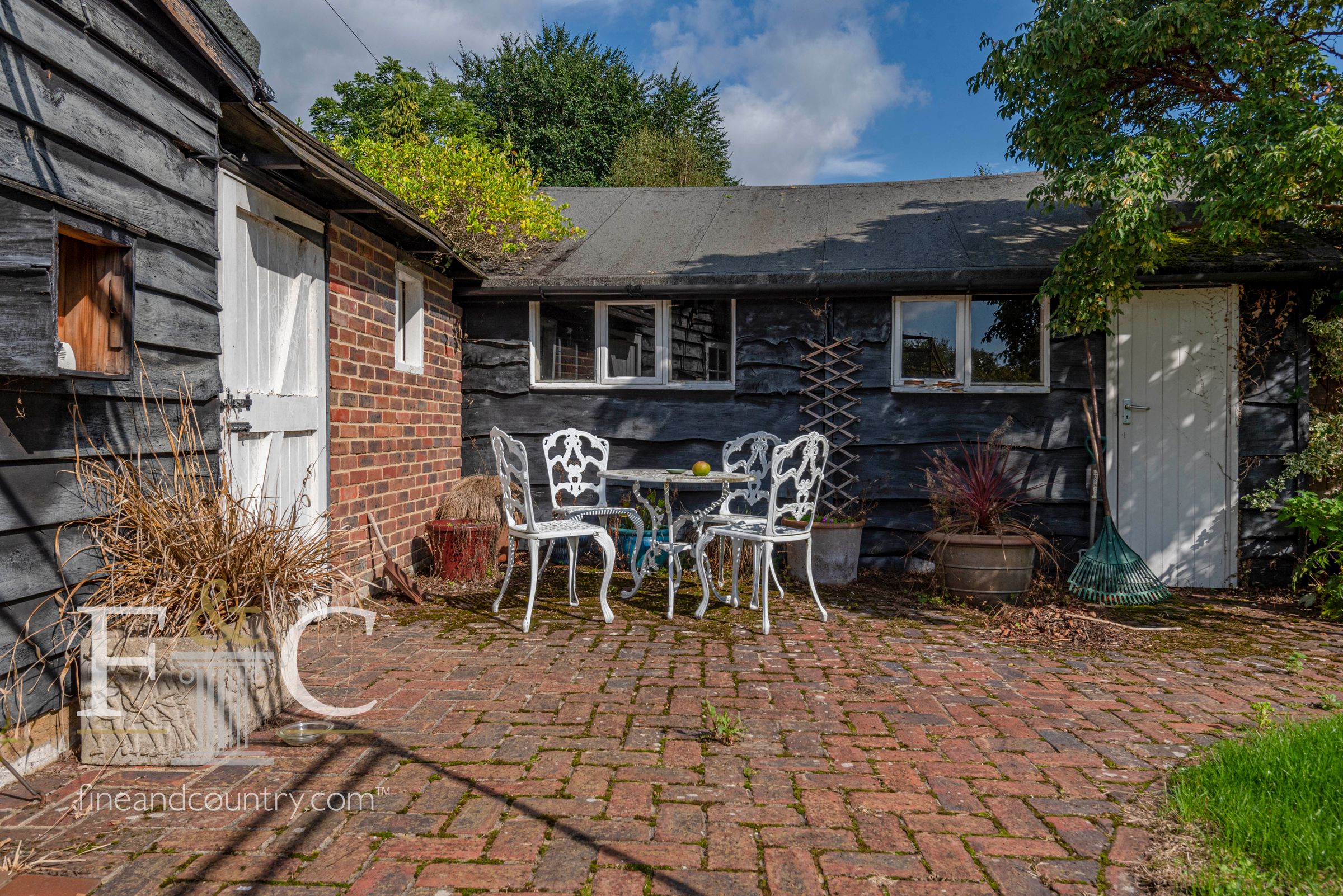 3 bed country house for sale in Wormley West End, Broxbourne EN10 Zoopla