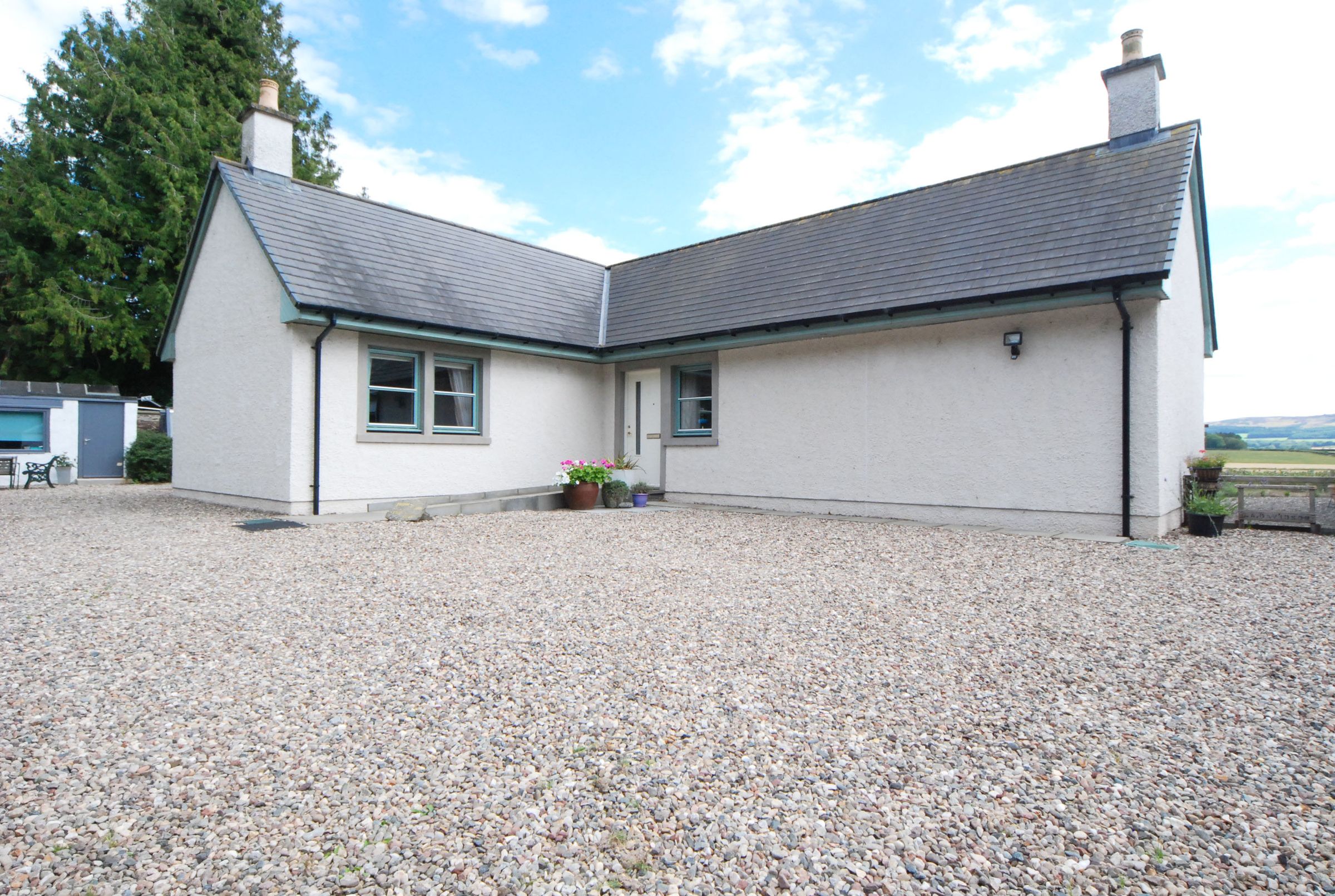 2 bed cottage for sale in Kinloch, Meigle PH12 Zoopla