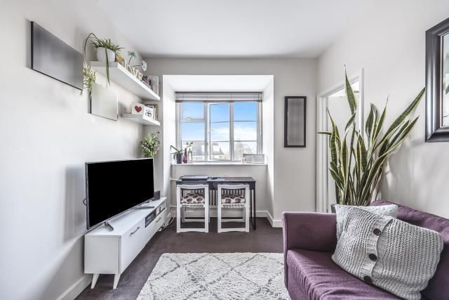 Tarranbrae, Willesden Lane, Mapesbury Conservation Area NW6  