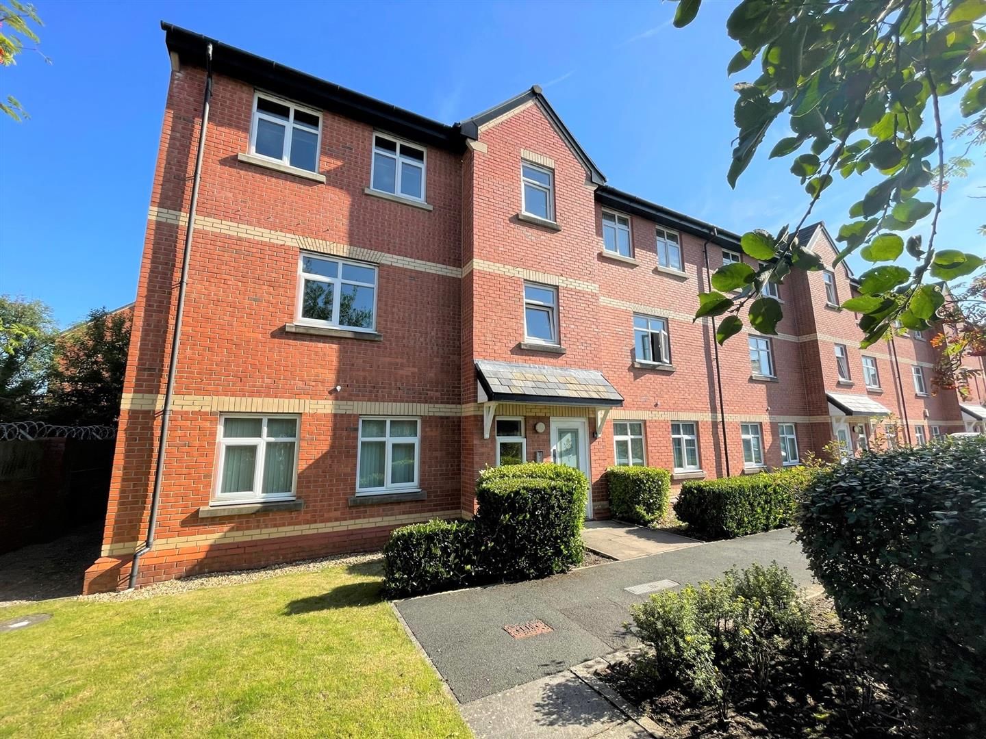 2 bed flat for sale in Pendle Court, Leigh WN7 Zoopla