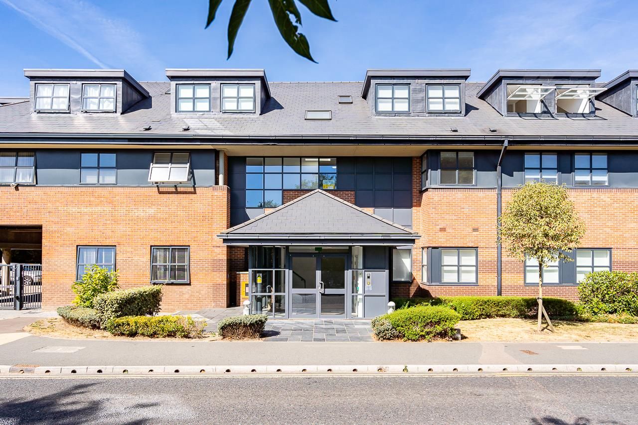 1 bed property for sale in Parkgate House, Great North Road, Hatfield