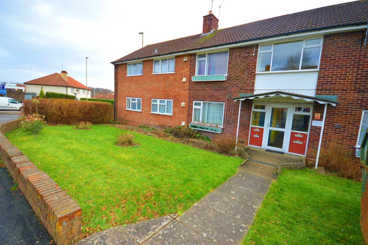 2 bed flat to rent in Camrose Way, Basingstoke, Hampshire RG21 Zoopla