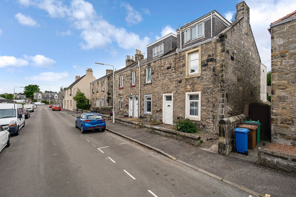 2 bed for sale in Cloanden Place, Kirkcaldy KY2 Zoopla