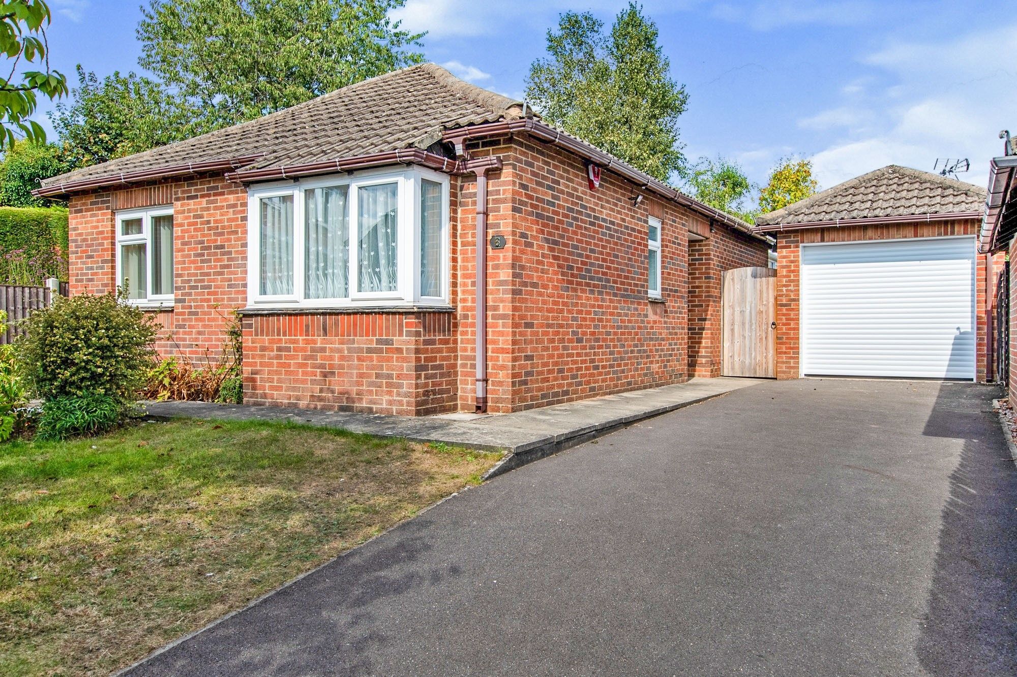 2 bed detached bungalow for sale in Hall Rise, Ashbourne DE6 Zoopla