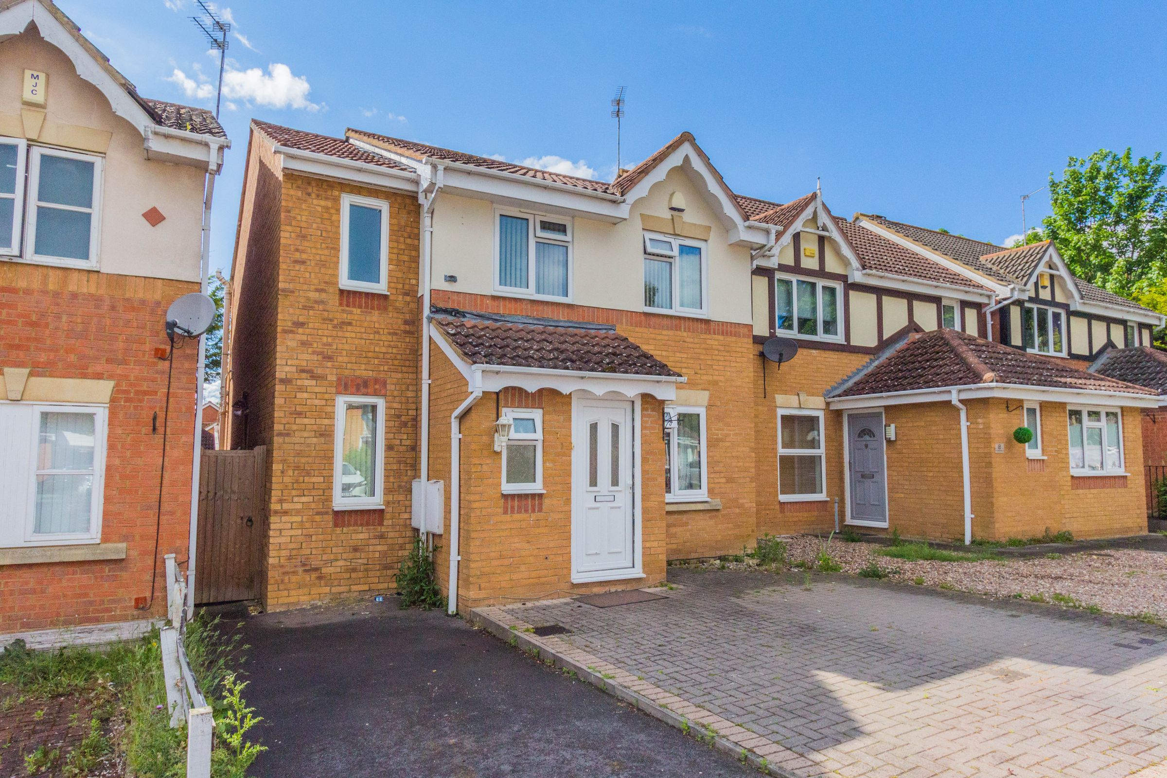 3 bed detached house for sale in Turnbrook Close, Irthlingborough