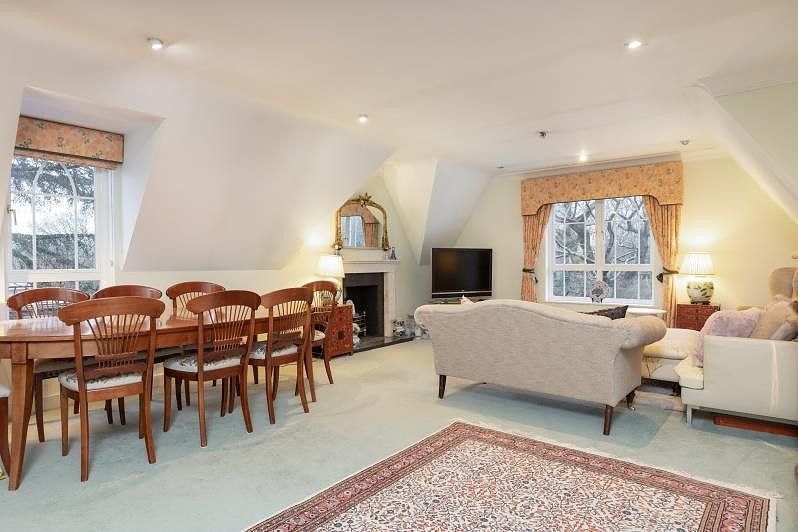 Oxford House, Parkside SW19  