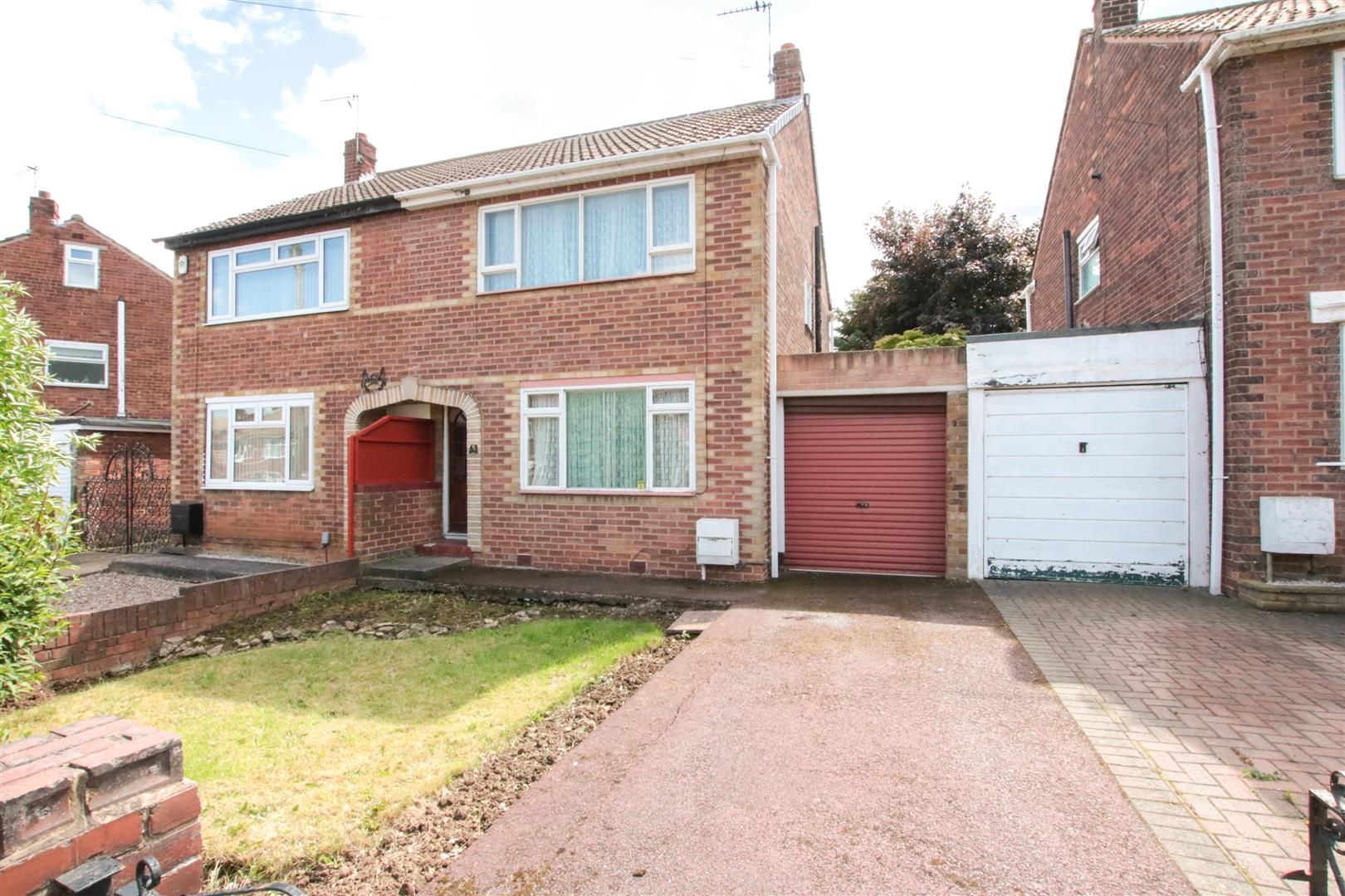 3 bed semidetached house for sale in St. Davids Drive, Scawsby