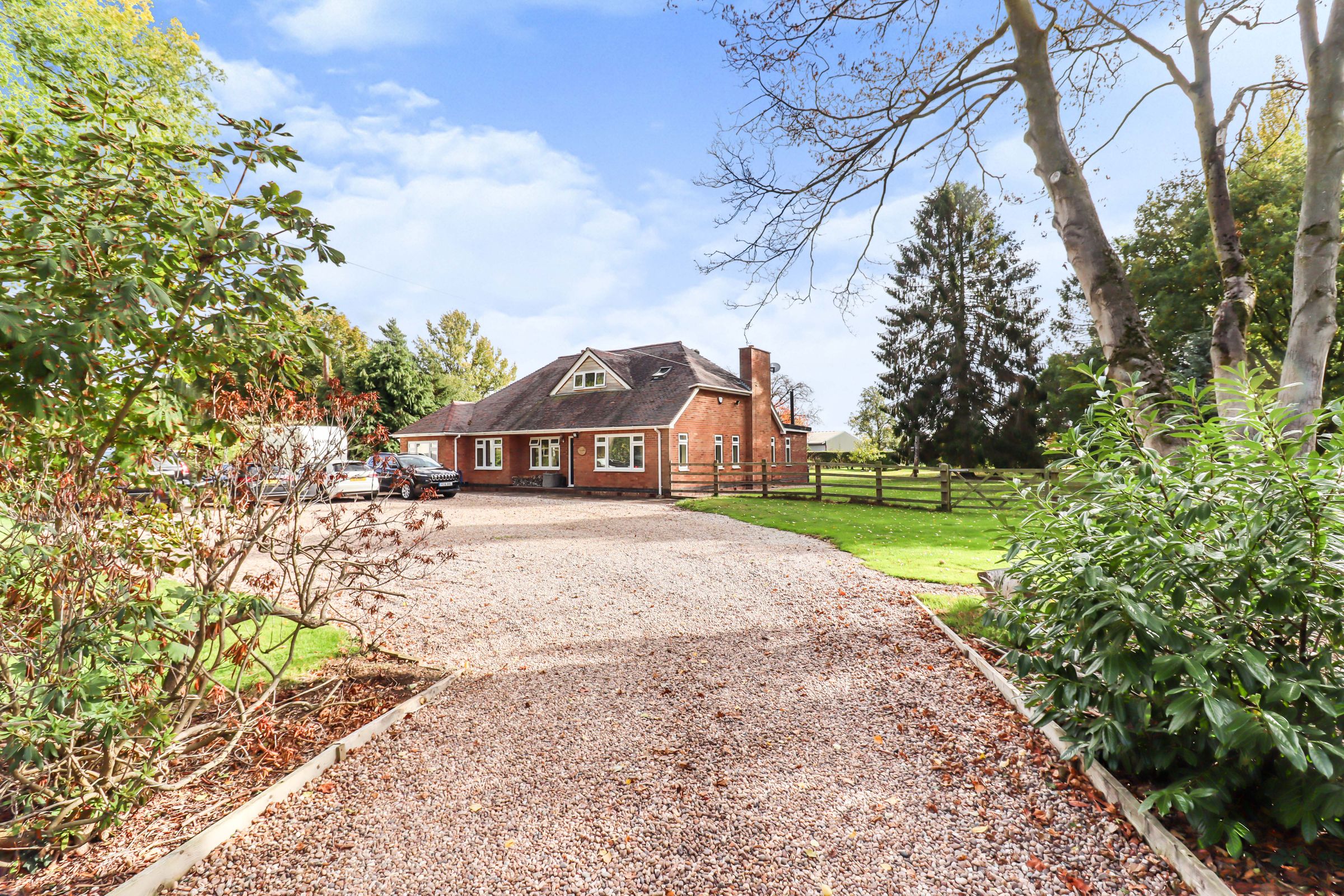 4 bed detached bungalow for sale in Smeaton Lane, Stretton Under Fosse, Nr Rugby, Warwickshire