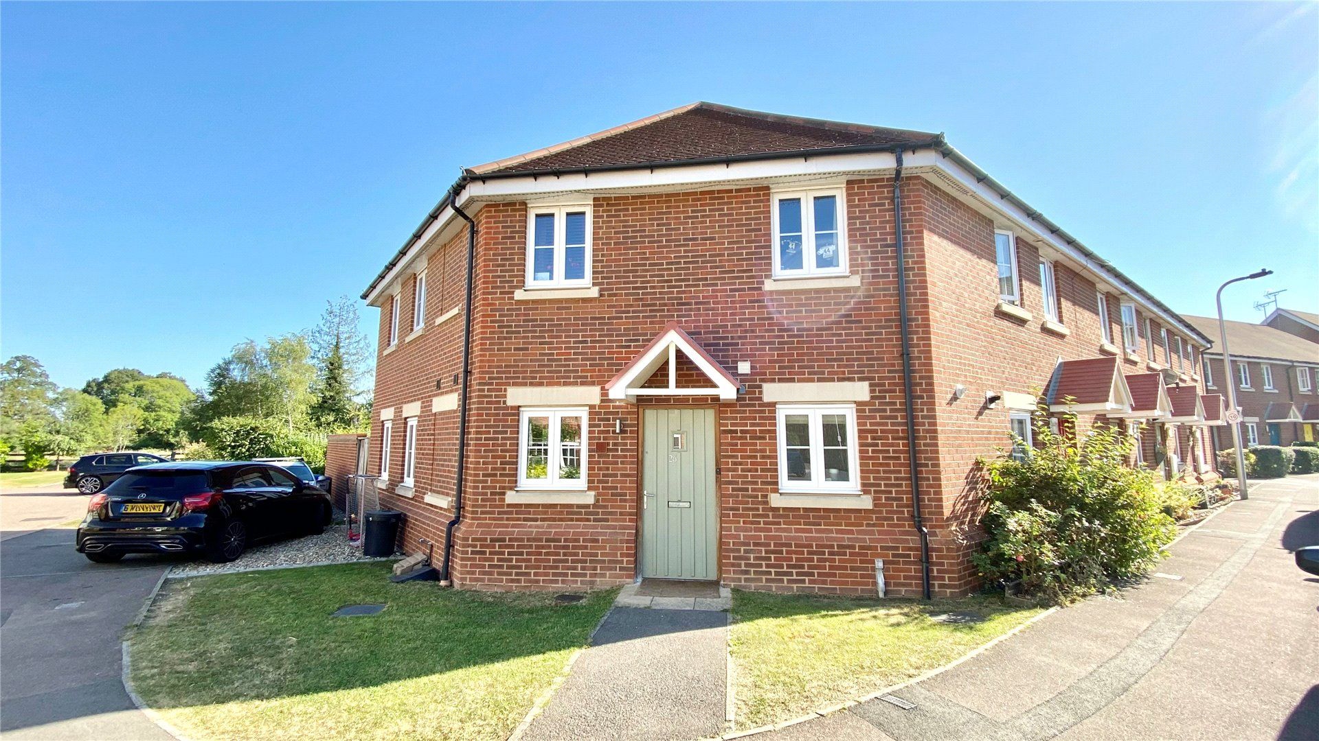 3 bed end terrace house for sale in Wheatsheaf Close, Sindlesham