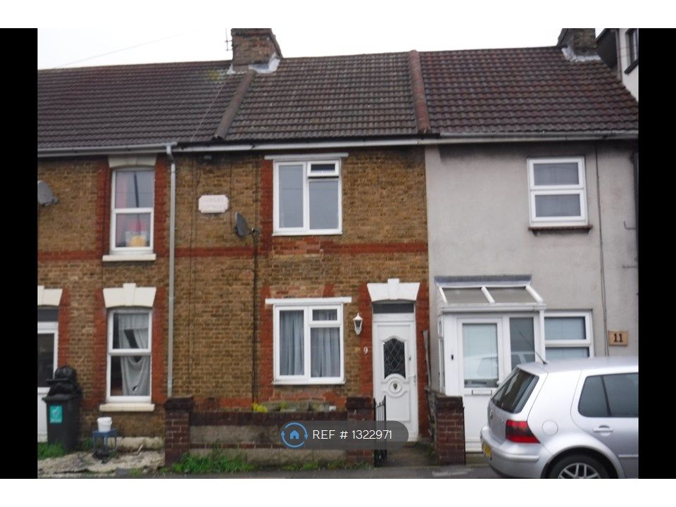 2 bed terraced house to rent in Capstone Road, Chatham ME5 Zoopla