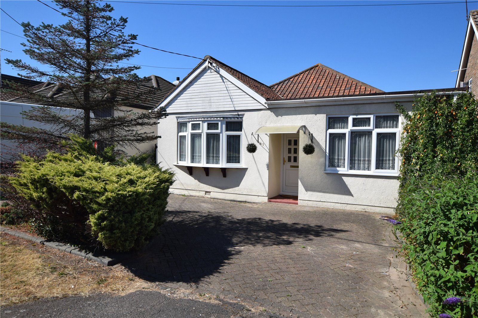 4 bed detached bungalow for sale in Mount Road, Wickford, Essex SS11