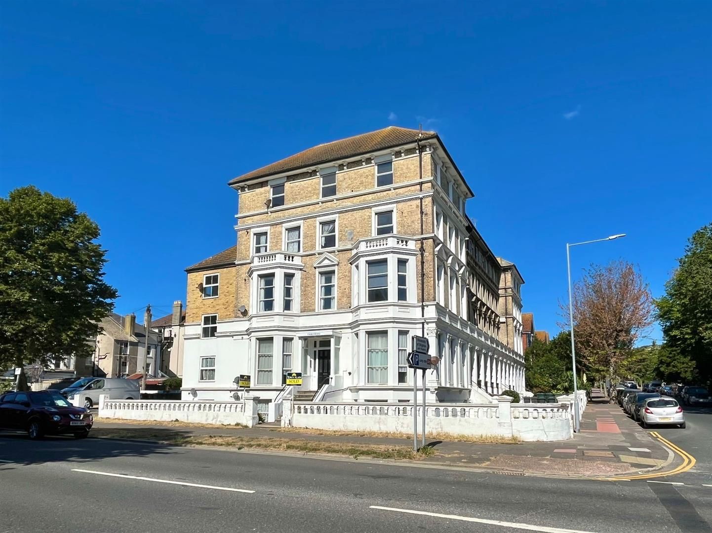 2 bed flat for sale in The Avenue, Eastbourne BN21 Zoopla